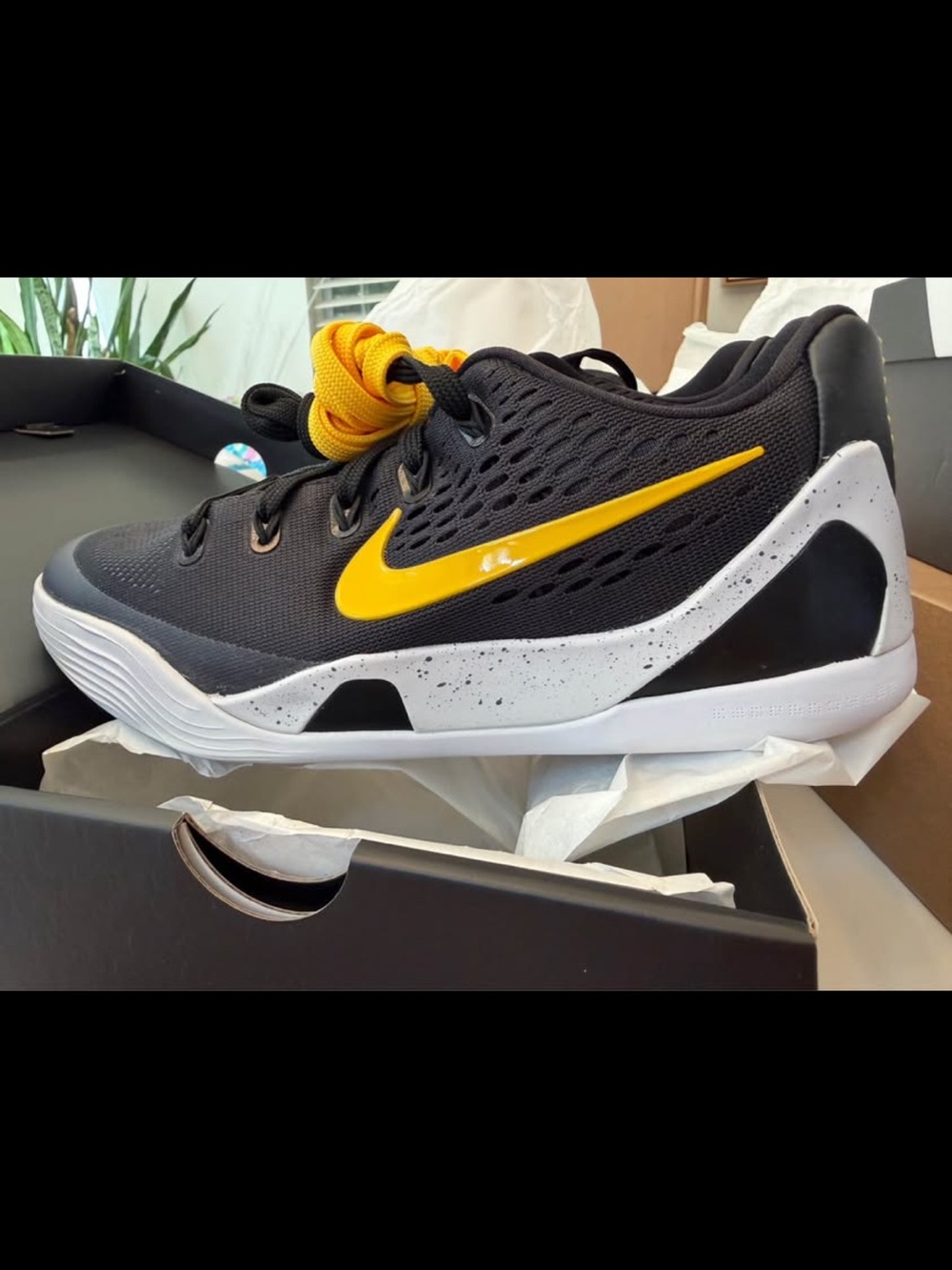 Nike Kobe IX Low EM (GS) “Lakers Away” Youth Black/Yellow Basketball Shoes